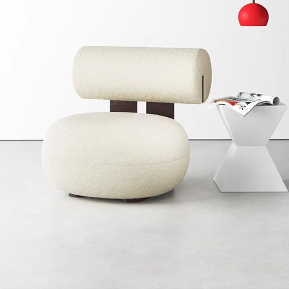 LINNEA Vintage-Sessel mit Lammwollbezug und Holzgestell