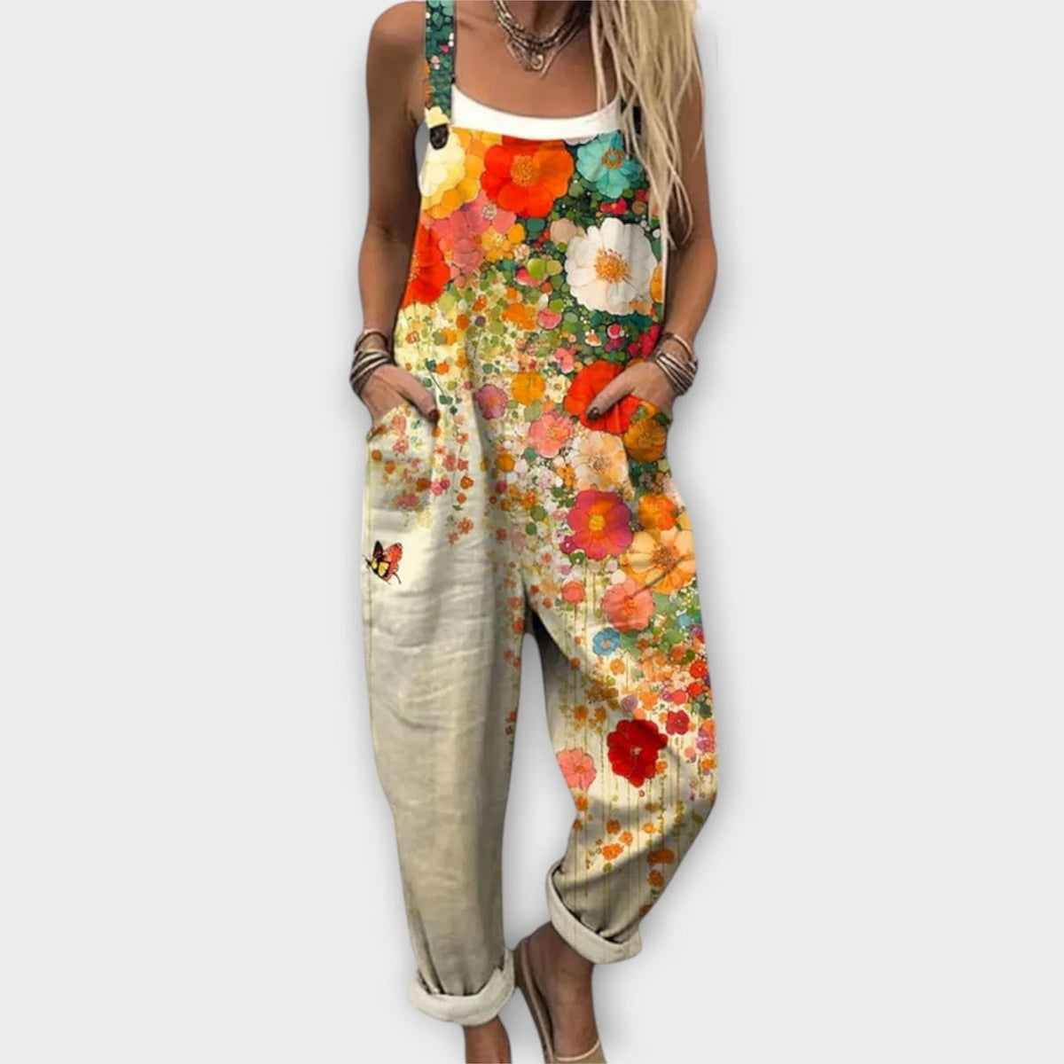 Blanka - Latzhose mit buntem Blumenmuster