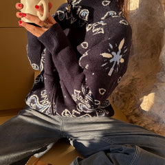 DAVINA Paisley-Strickjacke mit Jeans kombiniert