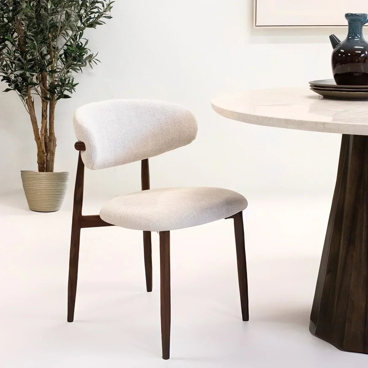 AIKO Japandi-Esszimmerstühle in Beige/Walnuss