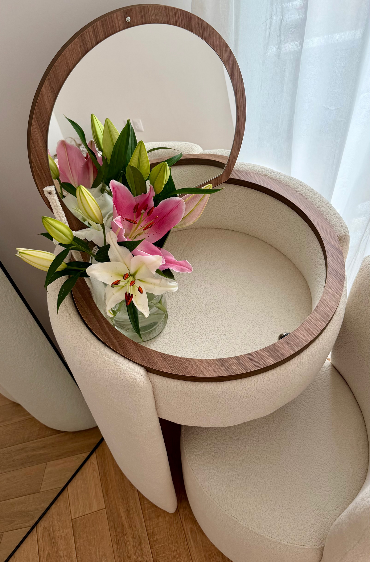 MAILA Schminktisch-Set mit Klappspiegel und Sessel