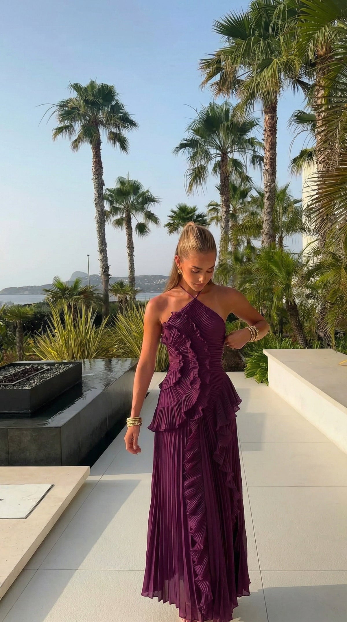 SAMARA Neckholder-Maxikleid Vorderansicht