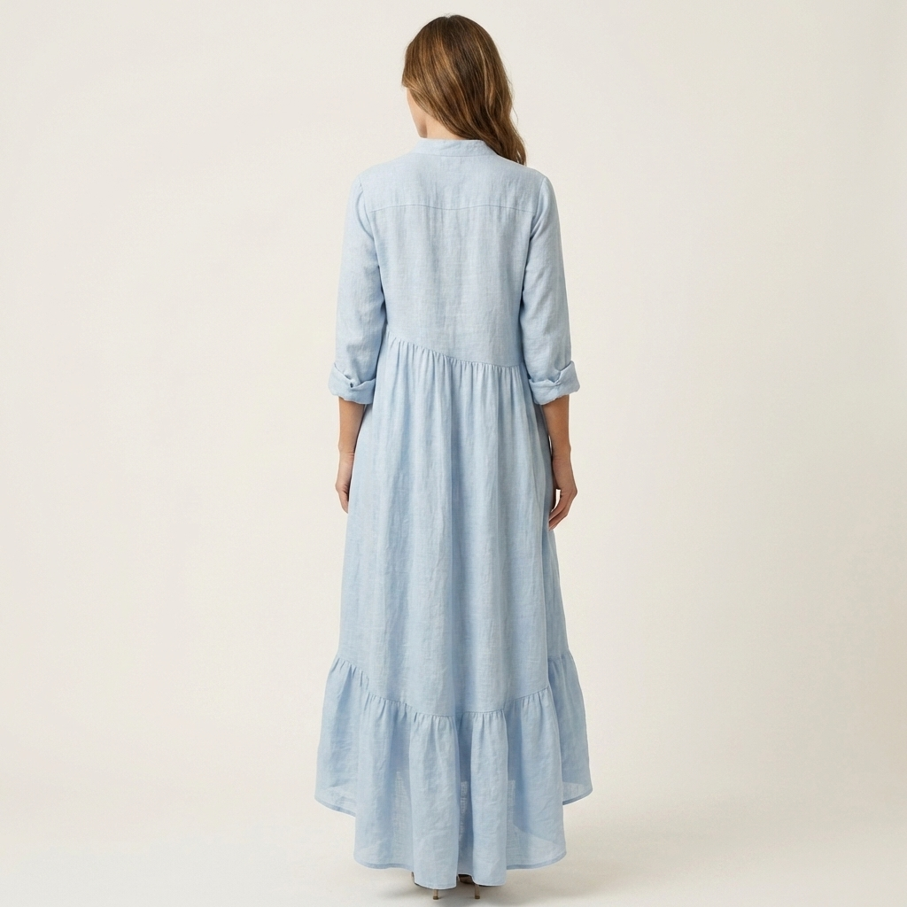 ADRIANNA | MAXIKLEID MIT STEHKRAGEN, KNOPFLEISTE UND VOLANTSAUM
