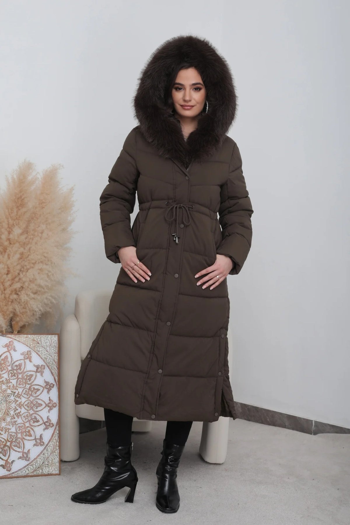 LIVIA langer gesteppter Wintermantel in Grün