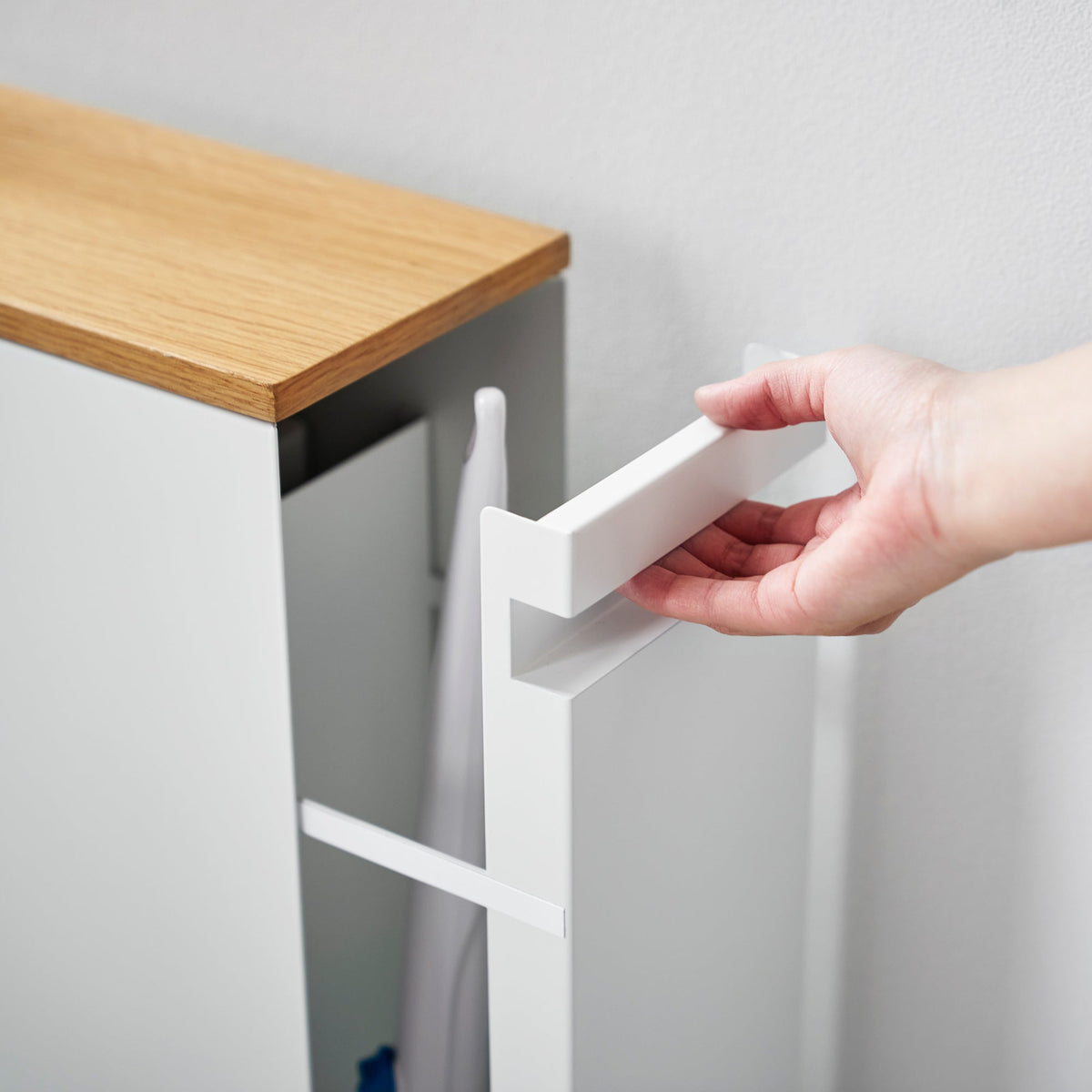 BELLA ausziehbarer Badschrank für Toilettenpapier